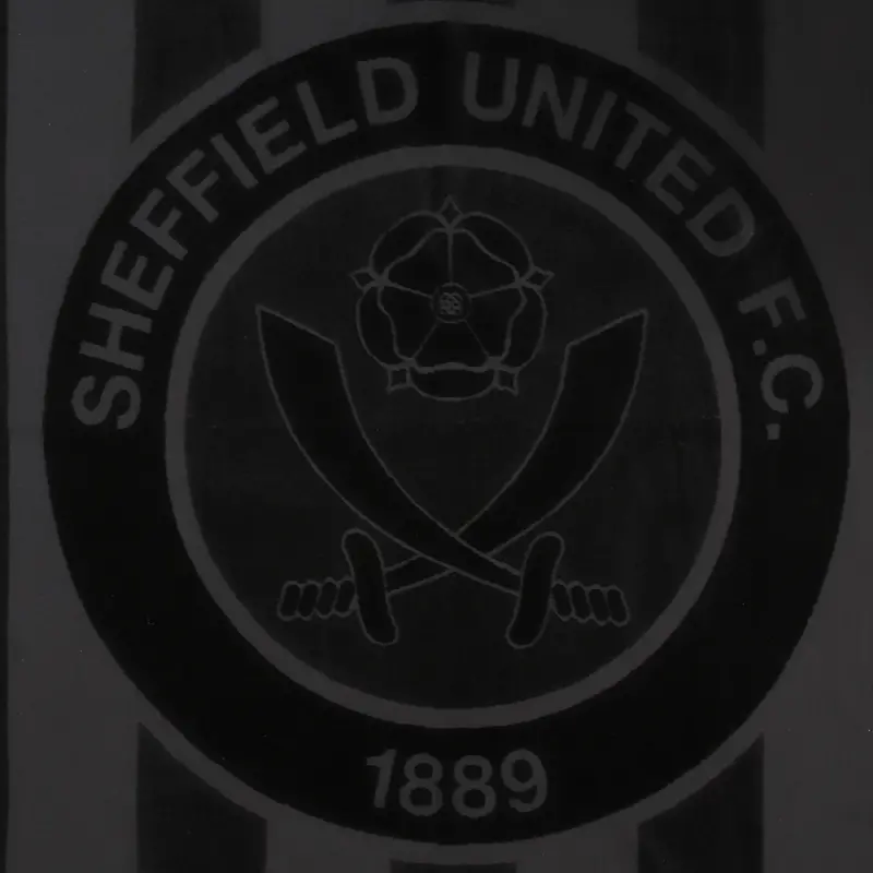 Blades Towel Black visual highlighting the alternate view