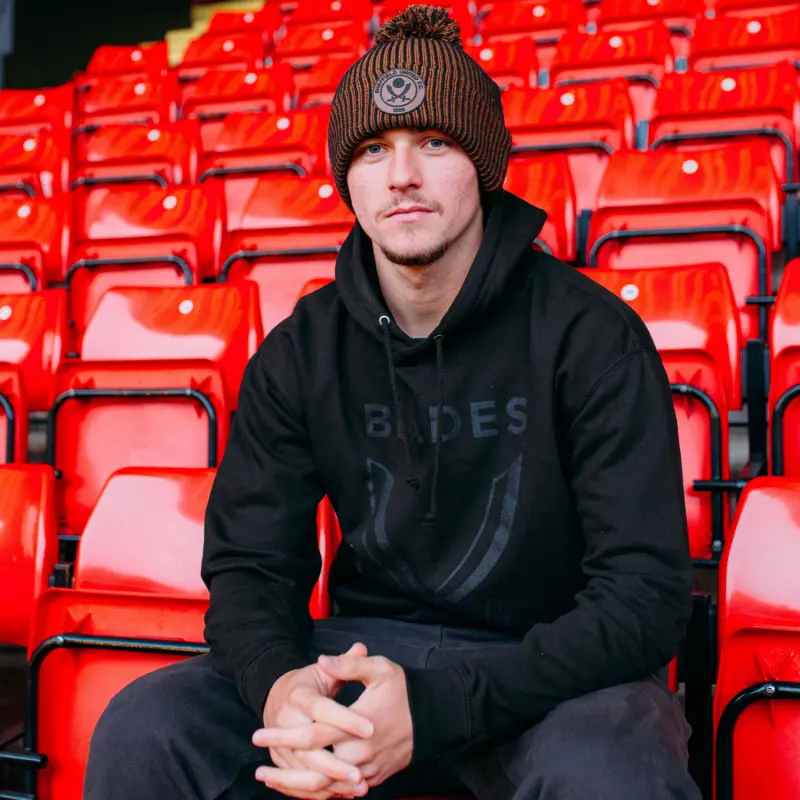 alternate product shot featuring Club Contrast Bobble Hat