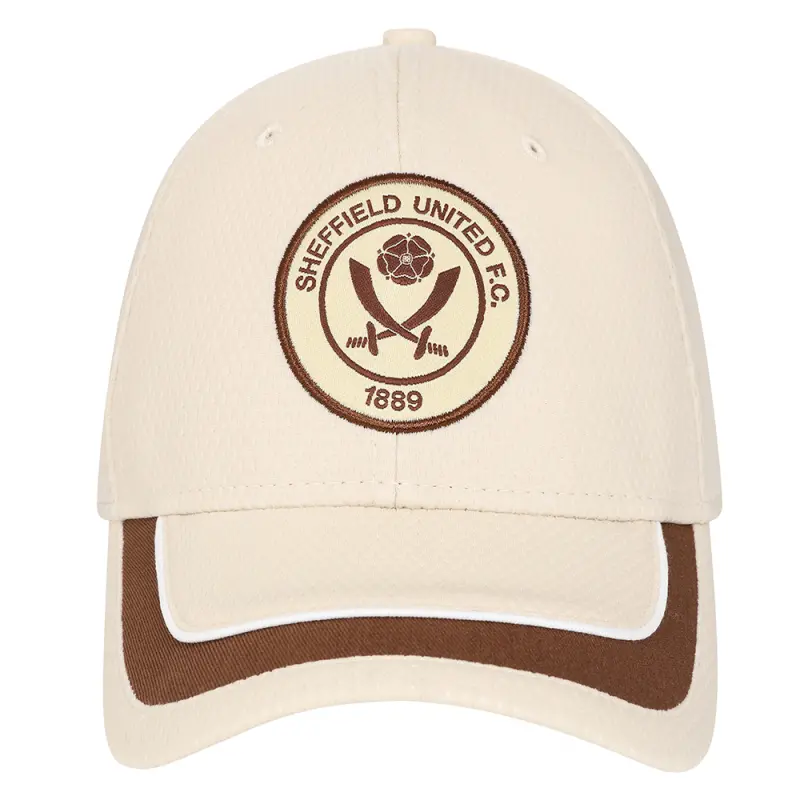 Core Crest Cap shown in a main product photo