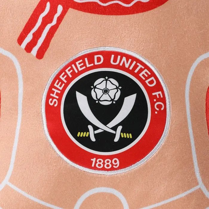 Gingerbread Crest Cushion visual highlighting the alternate view