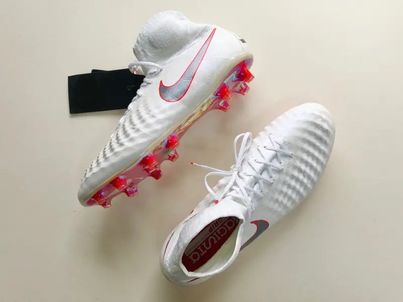 Closer look at Nike Magista Obra II Just Do It Pack World Cup - White / Crimson / Cool Grey FG, alternate