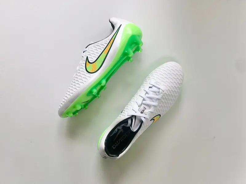 alternate photo showcasing Nike Magista Opus I Shine Through Pack - White / Poison Green / Orange FG