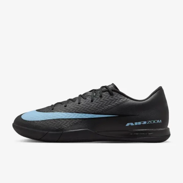 Nike Mercurial Vapor 16 Academy IC Shadow Pack displayed in a main image