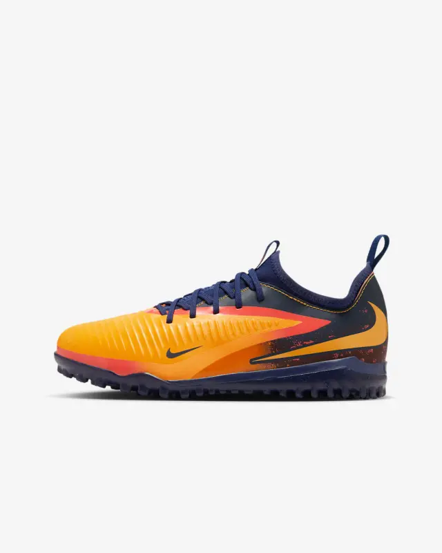 Nike Phantom 6 Low Academy TF Erling Haaland Precision Under Pressure (GS) – Main Product Image Nike Phantom 6 Low Academy TF Erling Haaland Precision Under Pressure (GS) shown in a main product photo