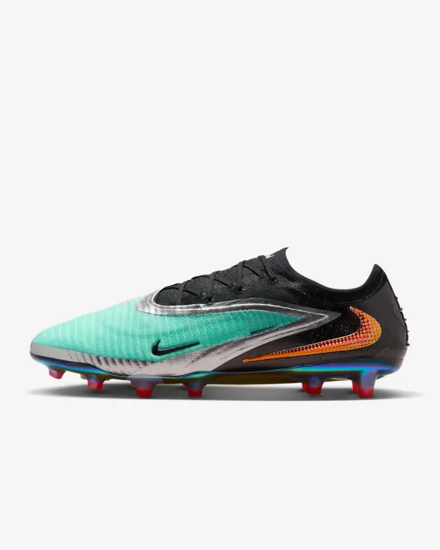 Nike Phantom 6 Low Elite AG Chrome Black | Image 1 – Main Nike Phantom 6 Low Elite AG Chrome Black pictured from a main angle