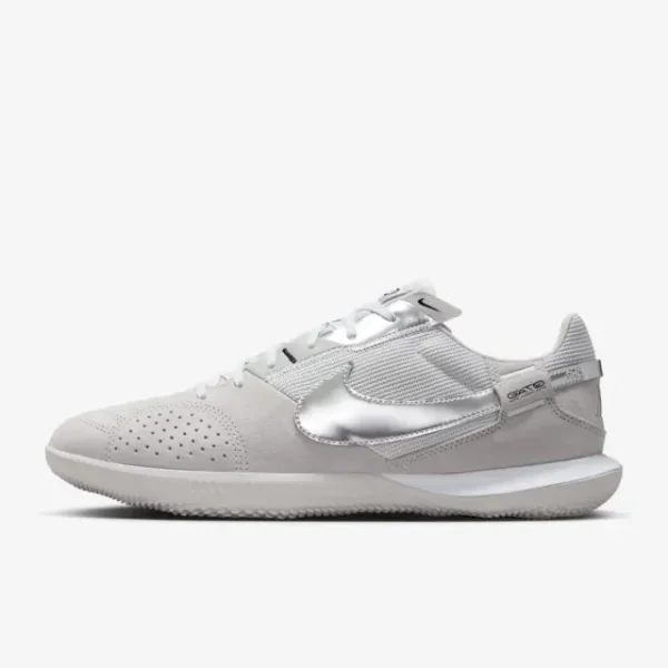 Nike Streetgato Light Smoke Grey Metallic Silver visual highlighting the main view