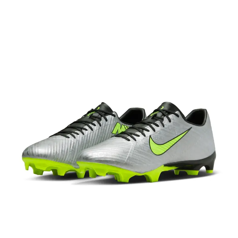 Shop image of Nike Zoom Mercurial Vapor 15 Academy XXV FG/MG (Silver/Volt) in main view