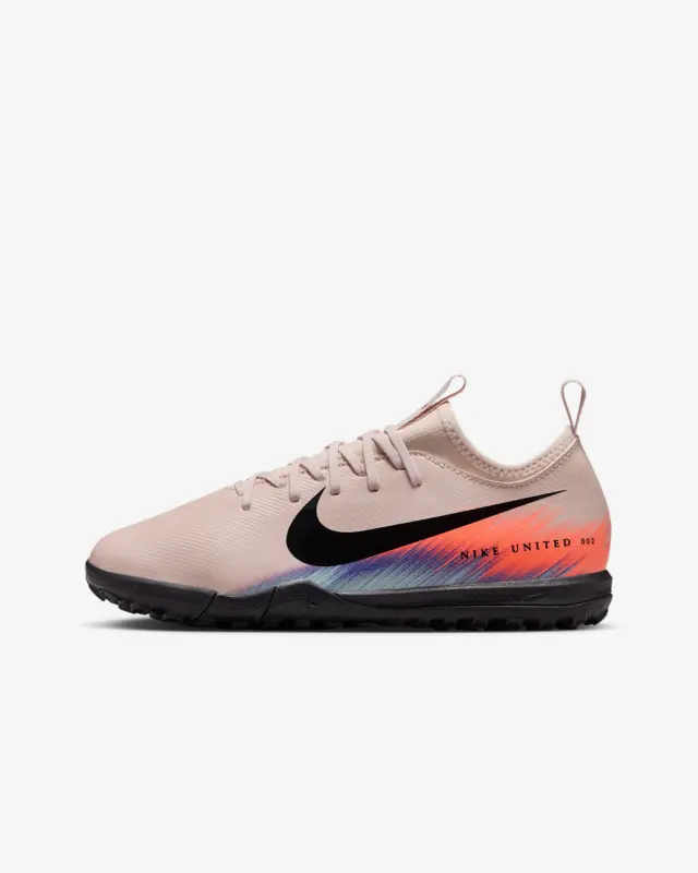 Main Product Shot | Nike Zoom Mercurial Vapor 16 Academy TF United 002 Pack (GS) Shop image of Nike Zoom Mercurial Vapor 16 Academy TF United 002 Pack (GS) in main view