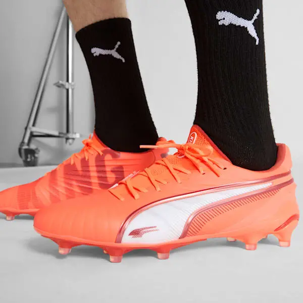alternate product shot featuring Puma King Ultimate FG AG 'Unlimited Pack'