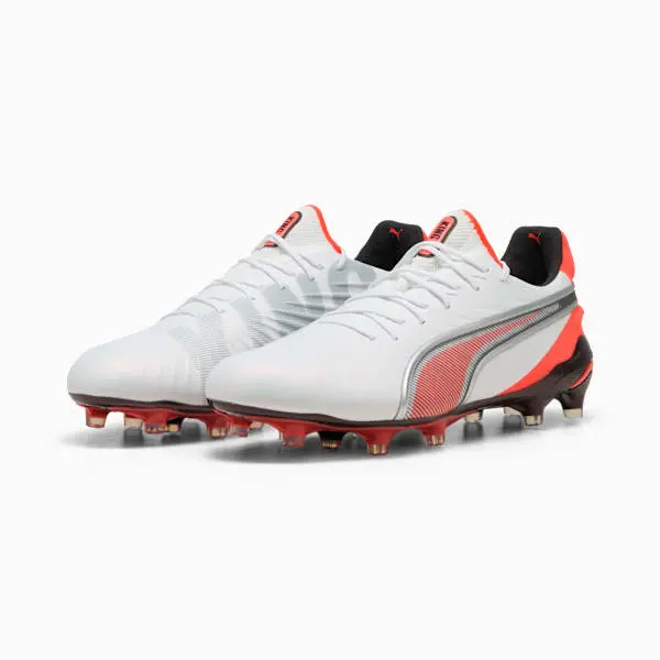 alternate photo showcasing Puma King Ultimate FG AG 'Untamed Pack'